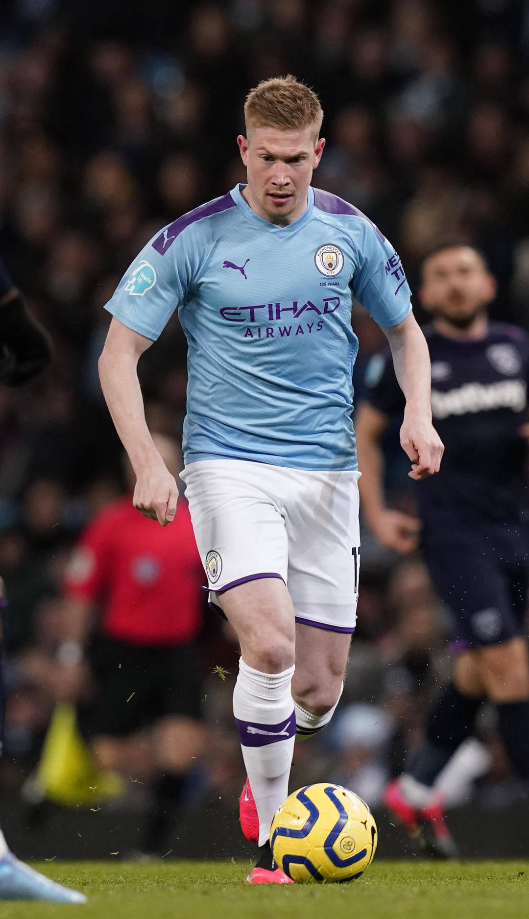 爱游戏体育-关键时刻足总杯传出新动向；西汉姆单刀错失；管理层表态——底气十足；阵容厚度经受考验的简单介绍