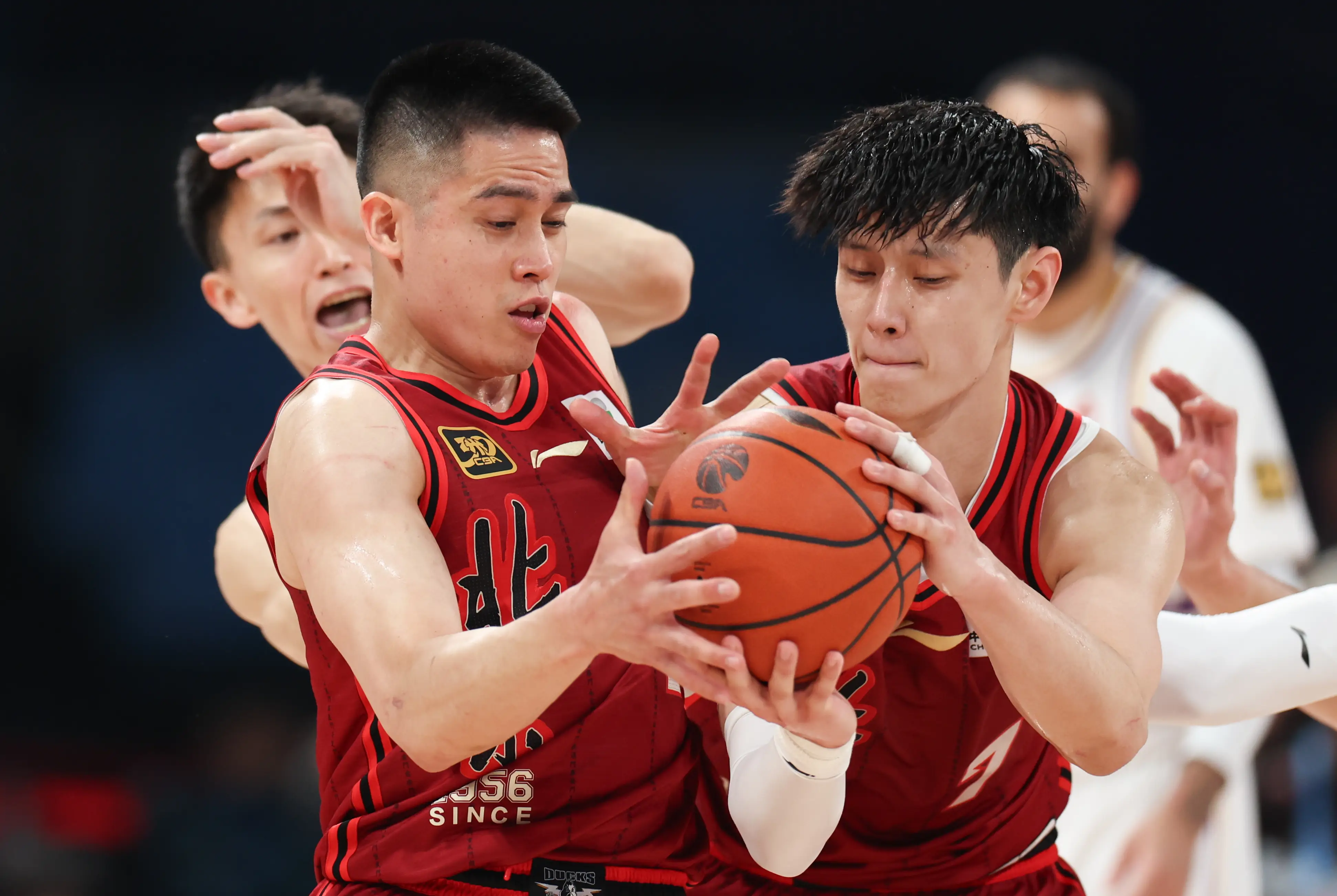 包含CBA季后赛清晨走向成谜,达拉斯独行侠篮板制胜,媒体盛赞,训练强度明显提升的词条 包含CBA季后赛清晨走向成谜,达拉斯独行侠篮板制胜,媒体盛赞,训练强度明显提升的词条